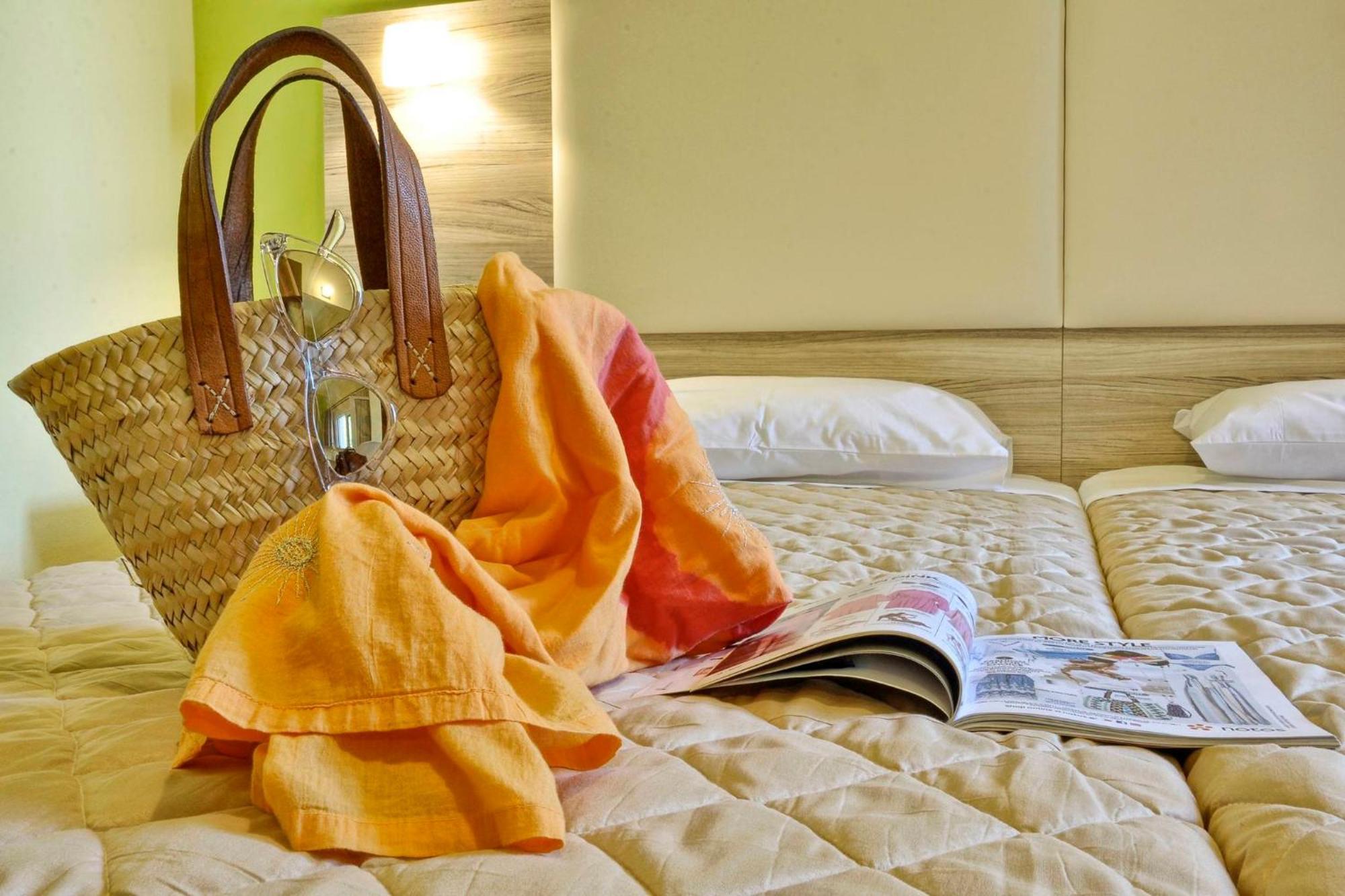 Hotel Orpheus ゴウヴィア エクステリア 写真